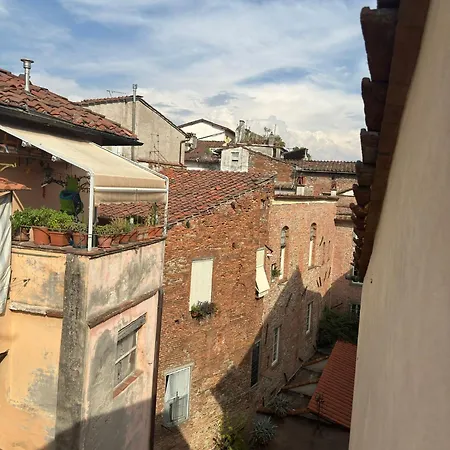 La Casa Del Galletto - At The Of The Lucca